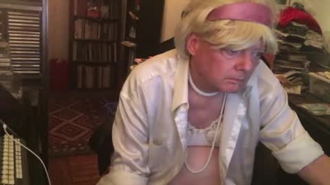 Snapshot of pantyvloletlace chatting on 12.21.25 Pantyvioletlace online show from 12.21.25