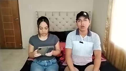 Paola 23 and Andres 25 online show from 11.22.25
