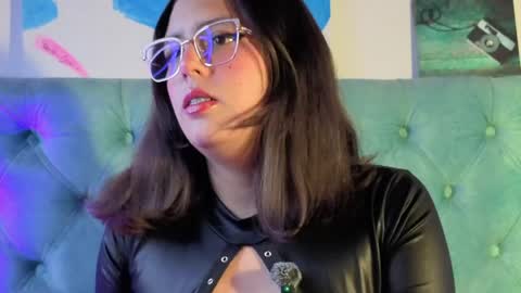 Paola Lyon online show from 05.04.26