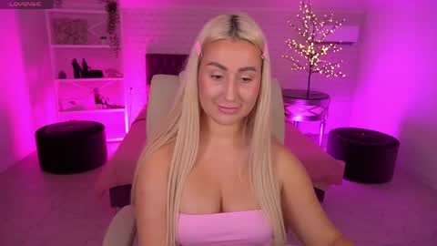 Lia online show from 05.10.26