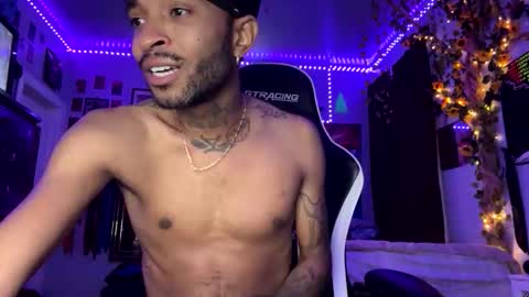 Snapshot of papian0 chatting on 10.28.25 papian0 online show from 10.28.25