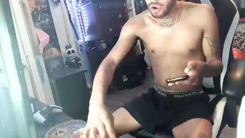 Snapshot of papian0 chatting on 11.25.25 papian0 online show from 11.25.25