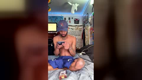 Snapshot of papian0 chatting on 12.17.25 papian0 online show from 12.17.25