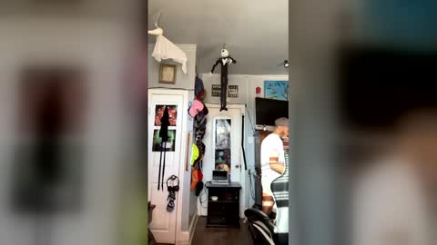 Snapshot of papian0 chatting on 12.22.25 papian0 online show from 12.22.25