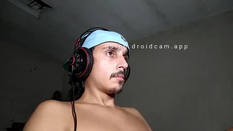 Snapshot of papito20cm chatting on 12.21.25 Lau online show from 12.21.25