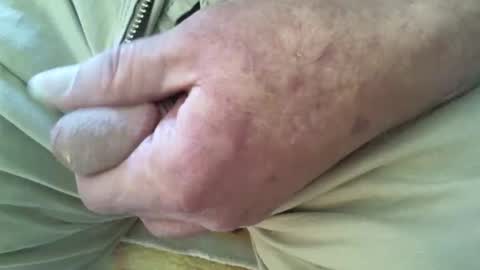 Snapshot of pappa_smurf_ chatting on 12.20.25 Shmoo online show from 12.20.25