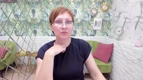 Snapshot of paris_cherry chatting on 01.29.25 Paris online show from 01.29.25