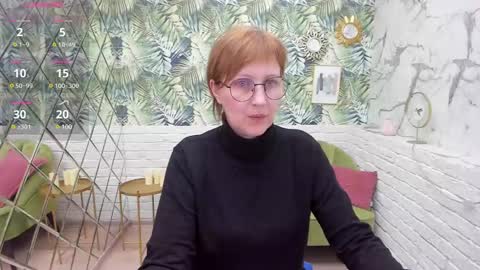 Snapshot of paris_cherry chatting on 03.08.25 Paris online show from 03.08.25