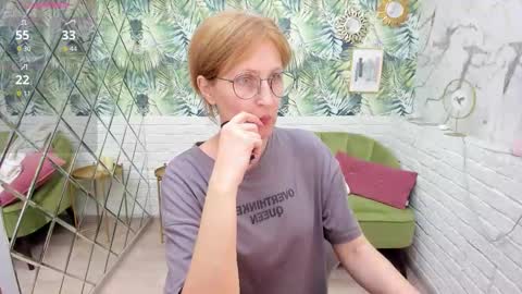 Snapshot of paris_cherry chatting on 03.09.26 Paris online show from 03.09.26