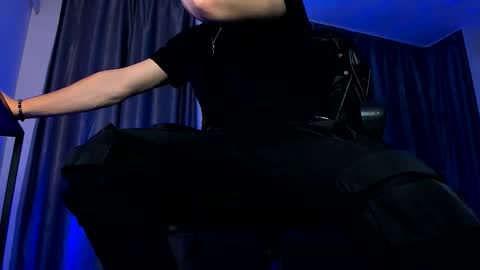 Paris online show from 11.25.25