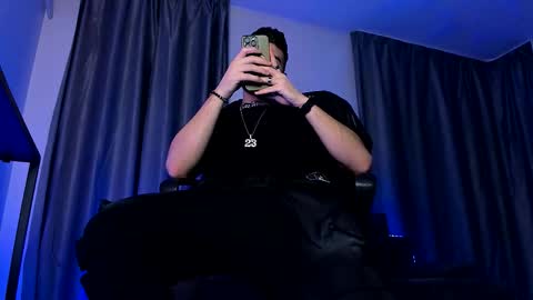 Paris online show from 12.17.25