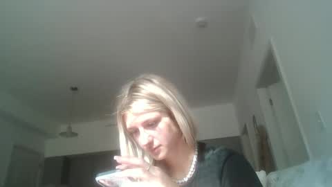 Snapshot of parisbaby2000 chatting on 10.03.25 parisbaby2000 online show from 10.03.25