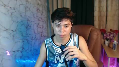 Snapshot of parkseo_yeon chatting on 03.18.26 HENRY online show from 03.18.26