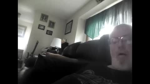 Snapshot of part86 chatting on 11.30.25 part86 online show from 11.30.25