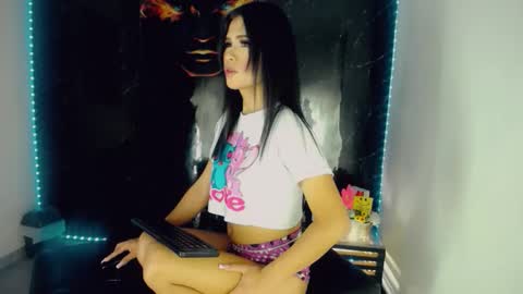 Snapshot of party_fre_girl chatting on 05.30.26 party_fre_girl online show from 05.30.26
