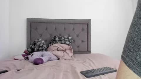 Snapshot of pasionaleshot69 chatting on 12.15.25 Violetafantasy online show from 12.15.25