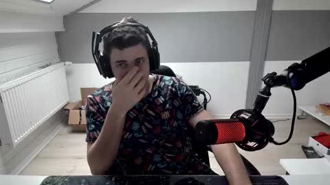 Snapshot of passi_18 chatting on 02.19.26 passi_18 online show from 02.19.26