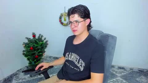 Snapshot of patrik027 chatting on 12.20.24 .... online show from 12.20.24