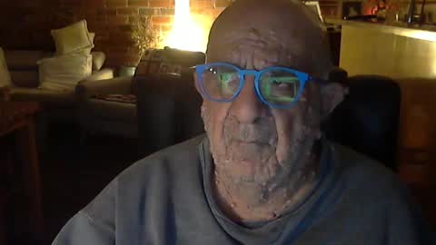 Snapshot of patvac chatting on 05.18.26 patvac online show from 05.18.26