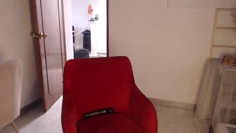 Snapshot of pau_1 chatting on 09.27.25 paula online show from 09.27.25