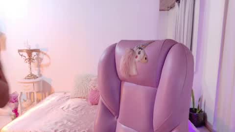 Sofa online show from 05.01.26