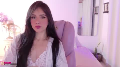 Snapshot of pau_cute chatting on 05.20.26 Sofa online show from 05.20.26