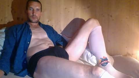 Snapshot of paueriwan chatting on 09.16.25 paueriwan online show from 09.16.25