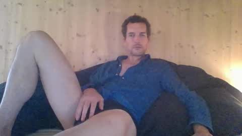 Snapshot of paueriwan chatting on 11.13.25 paueriwan online show from 11.13.25