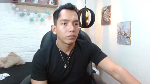Snapshot of paul_cros chatting on 06.16.26 paul_cros online show from 06.16.26