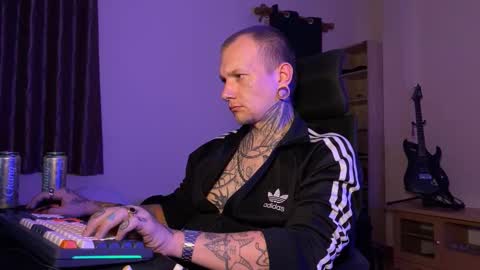 Snapshot of paul_razor chatting on 02.04.26 Paul online show from 02.04.26