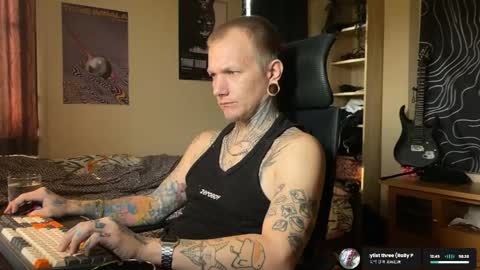 Snapshot of paul_razor chatting on 04.05.26 Paul online show from 04.05.26