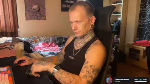 Snapshot of paul_razor chatting on 04.08.26 Paul online show from 04.08.26