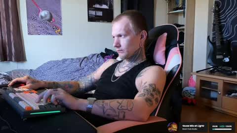 Snapshot of paul_razor chatting on 04.14.26 Paul online show from 04.14.26