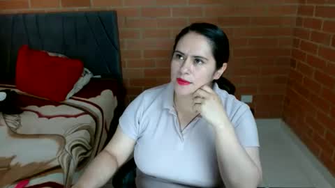 Snapshot of paula__117 chatting on 05.24.26 paula__117 online show from 05.24.26