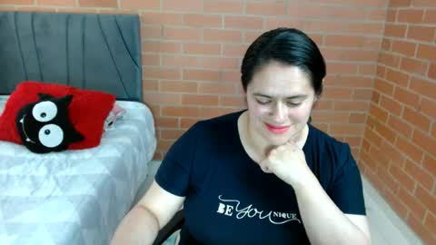 Snapshot of paula__117 chatting on 06.25.26 paula__117 online show from 06.25.26