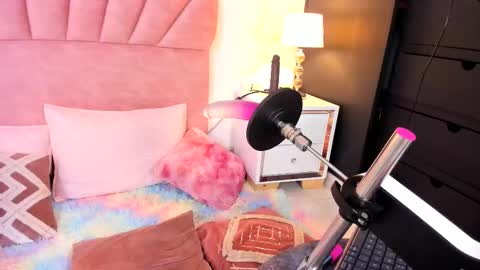 Paula   online show from 03.08.26