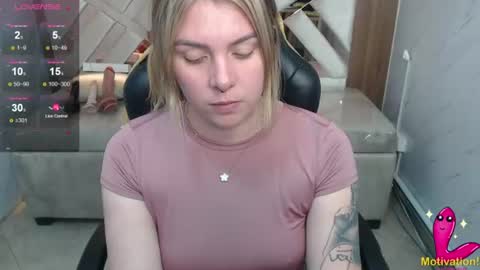 Snapshot of paula_b_ chatting on 06.17.26 Paula online show from 06.17.26