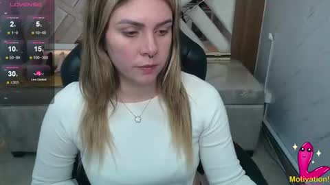 Snapshot of paula_b_ chatting on 06.18.26 Paula online show from 06.18.26