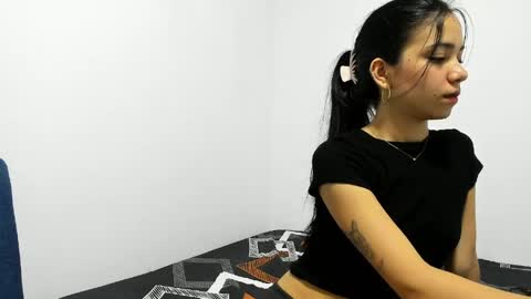Snapshot of paula_mc1 chatting on 05.19.26 paula online show from 05.19.26