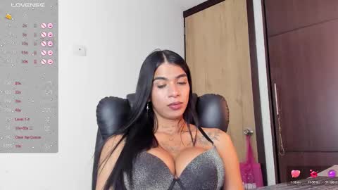 Snapshot of paulett_g chatting on 12.15.25 Paulett online show from 12.15.25