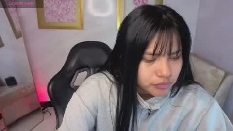 Snapshot of paulette_v chatting on 06.17.26 Live 800am 200pm COLOMBIAN HOUR online show from 06.17.26