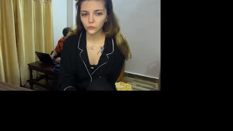 Isla  Chase online show from 12.12.24