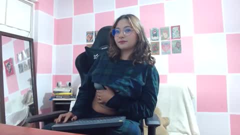 Snapshot of paulina_mosh chatting on 03.02.25 Paulina mosh online show from 03.02.25