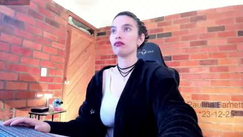 Snapshot of paulinabarnett_ chatting on 12.23.25 Paulina online show from 12.23.25