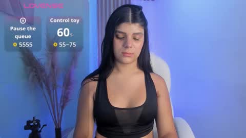 Paulina Belle online show from 10.31.25