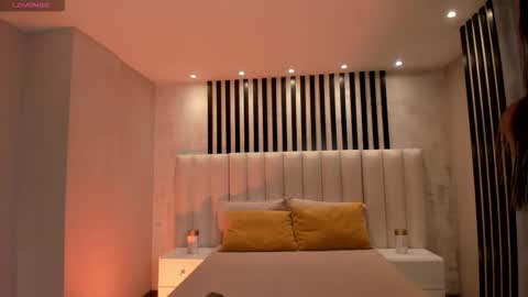 Paulina Santos  online show from 02.27.26