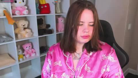 Snapshot of pauline_moore chatting on 05.22.26 Erica online show from 05.22.26