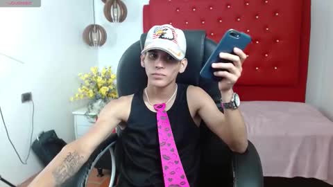 Snapshot of paullcb chatting on 01.10.26 paull online show from 01.10.26