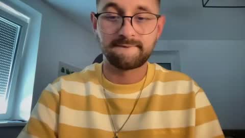 Snapshot of paulsimpsn chatting on 06.21.26 love bush online show from 06.21.26