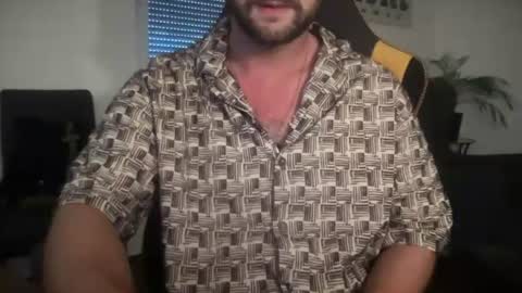 Snapshot of paulsimpsn chatting on 06.28.26 love bush online show from 06.28.26